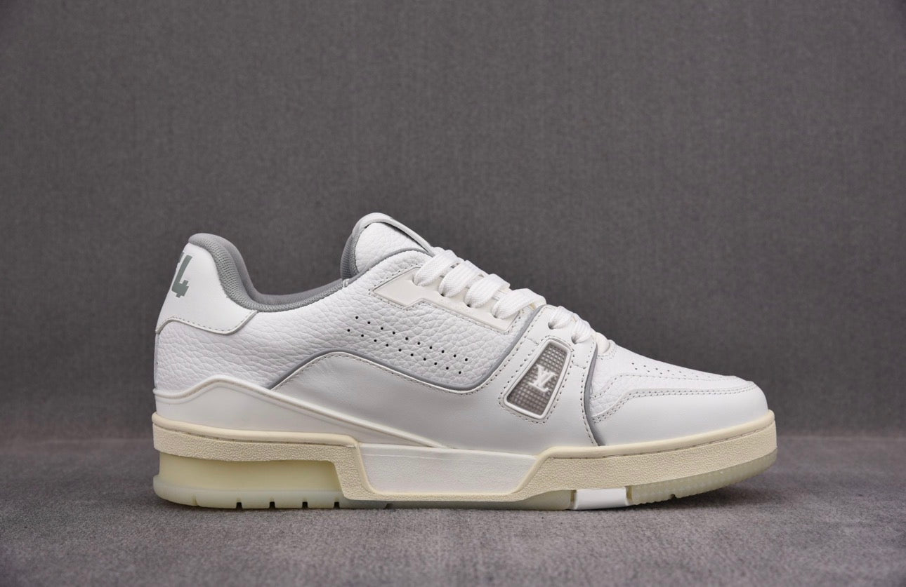 Louis Vuitton Trainer White Signature