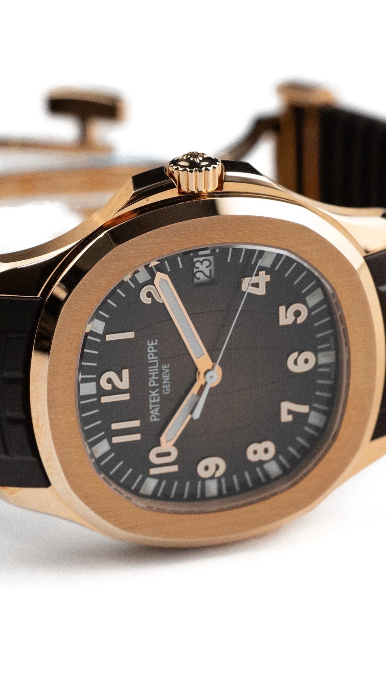 Patek Philippe
2022 Aquanaut 5167R-001 40mm watch